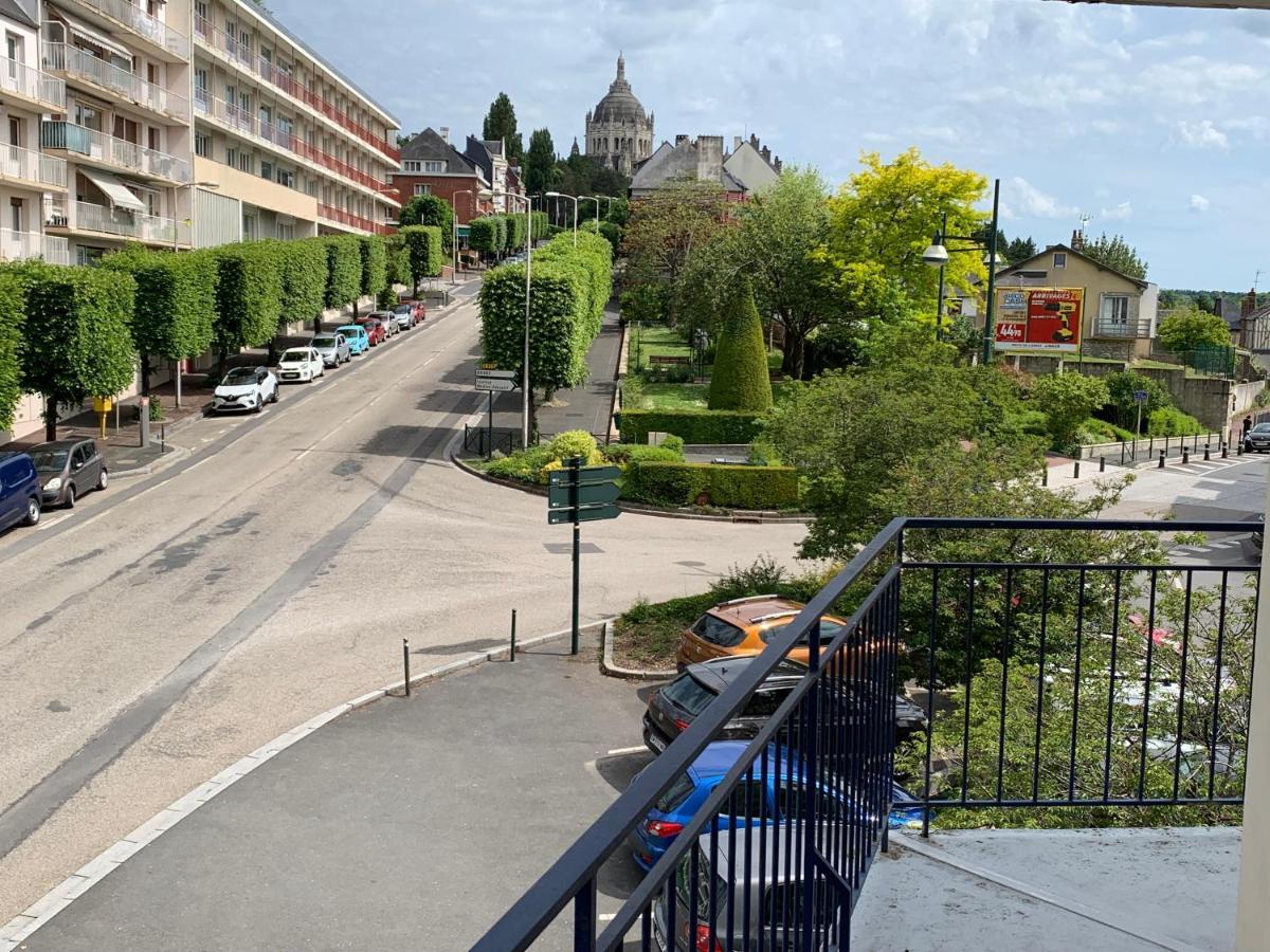 Au Coeur De Lisieux 83 M2 Et Vue Sur La Basilique Apartment ภายนอก รูปภาพ